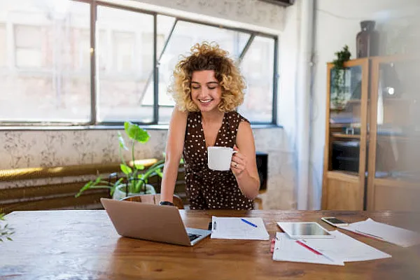 Autoconfianza y Comunicación Efectiva: Claves para Relaciones Empresariales Exitosas