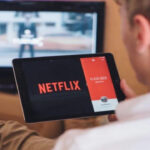 Gana Dinero Inteligentemente: Secretos para Invertir en Netflix con Éxito